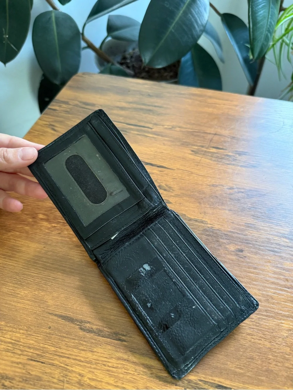 Black Leather Bi-Fold Wallet with ID Window Perry Ellis Portfolio